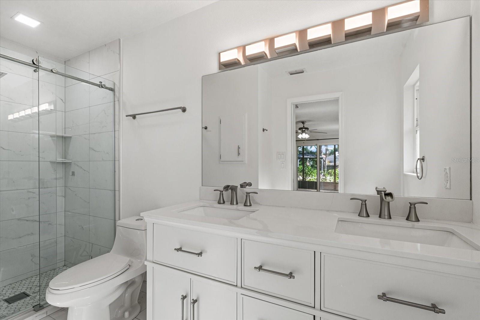 Image 19 of 39 For 4428 Meadow Creek Circle