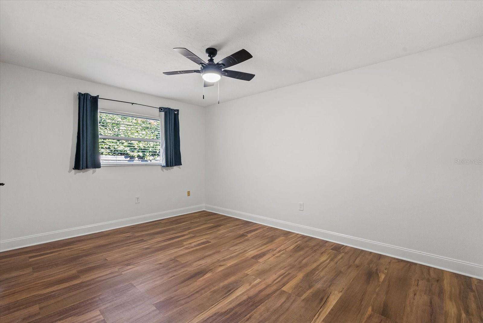 Image 21 of 39 For 4428 Meadow Creek Circle