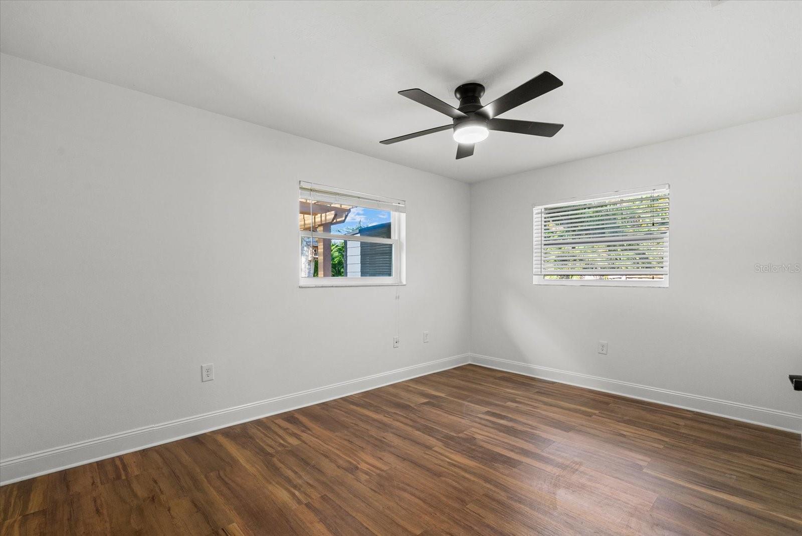 Image 22 of 39 For 4428 Meadow Creek Circle