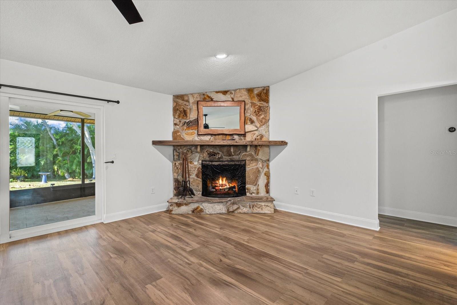 Image 8 of 39 For 4428 Meadow Creek Circle