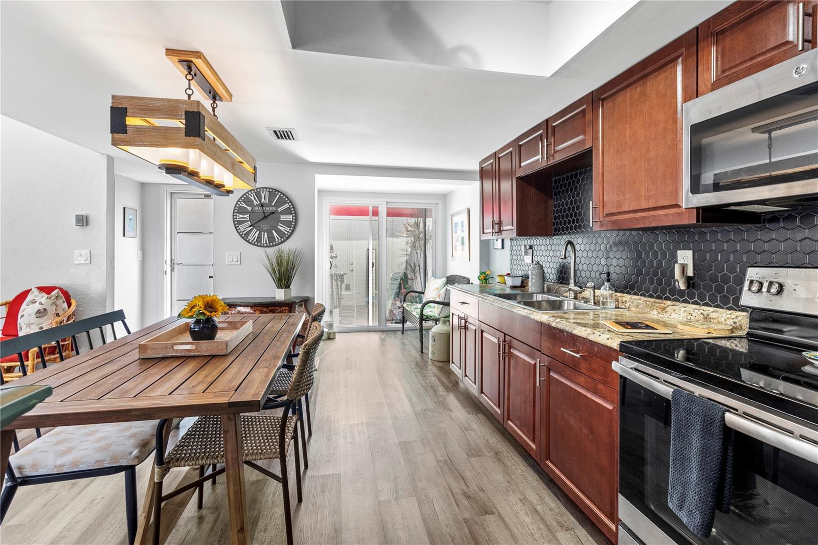 Image 11 of 61 For 4106 61st Avenue Terrace W