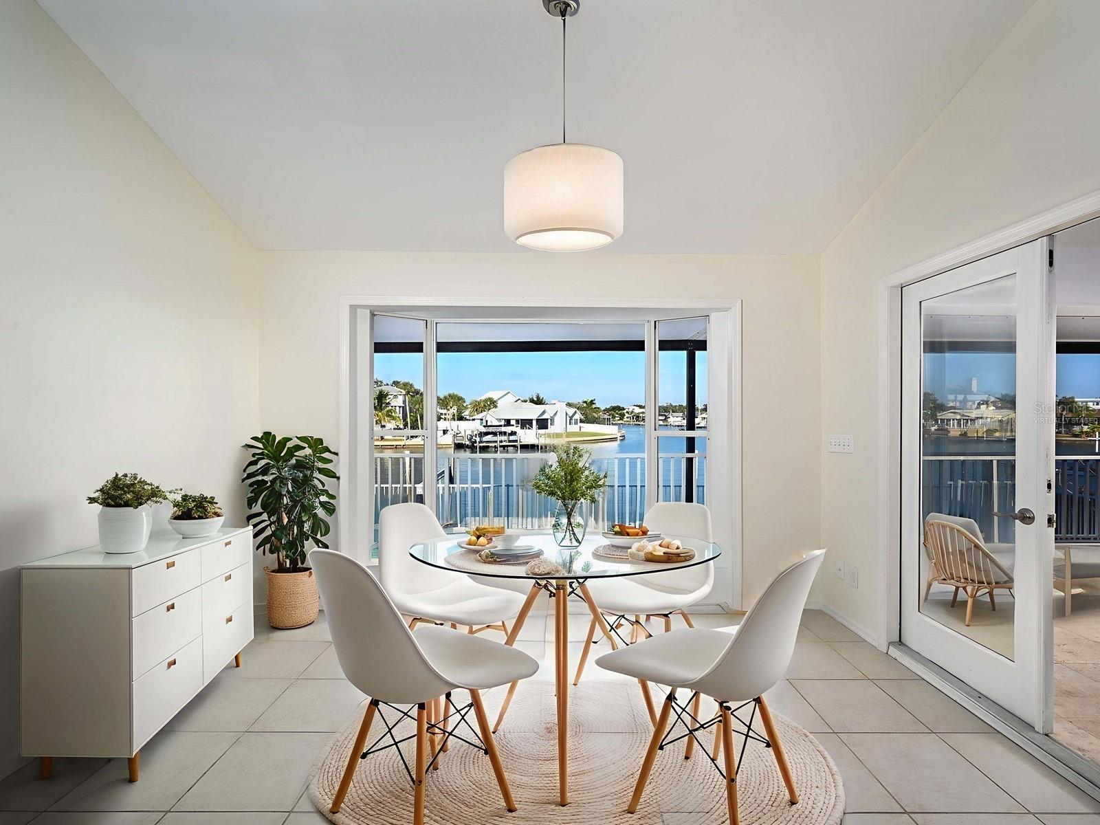 Image 10 of 100 For 5947 Bayview Circle S