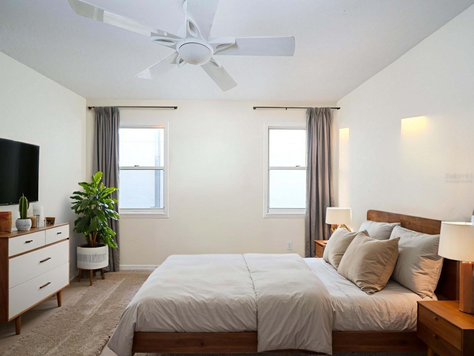 Image 17 of 100 For 5947 Bayview Circle S