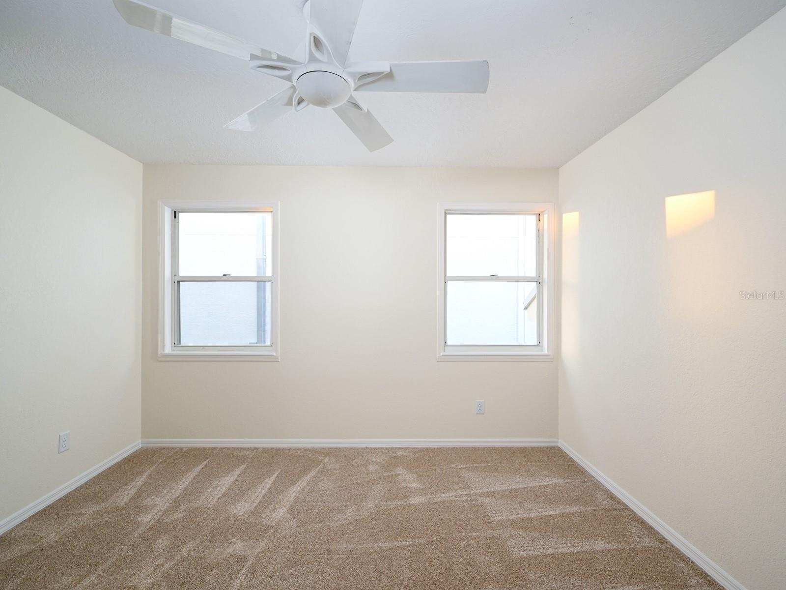 Image 18 of 100 For 5947 Bayview Circle S