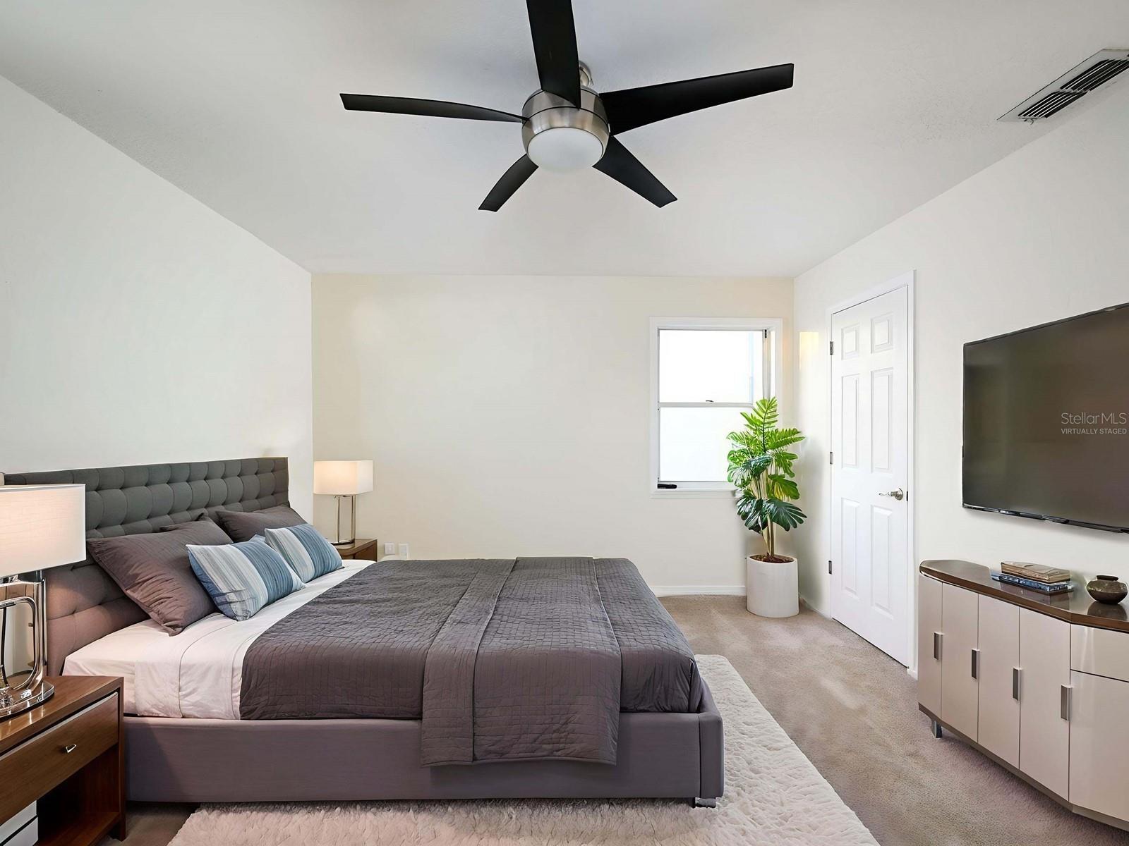 Image 20 of 100 For 5947 Bayview Circle S