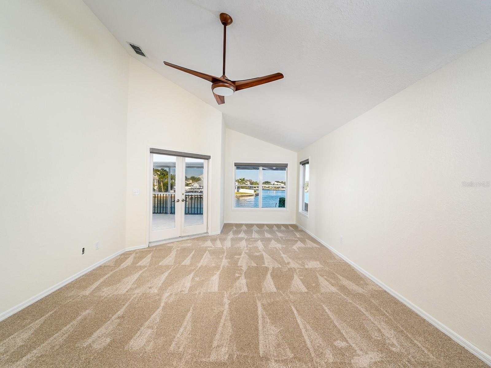 Image 28 of 100 For 5947 Bayview Circle S