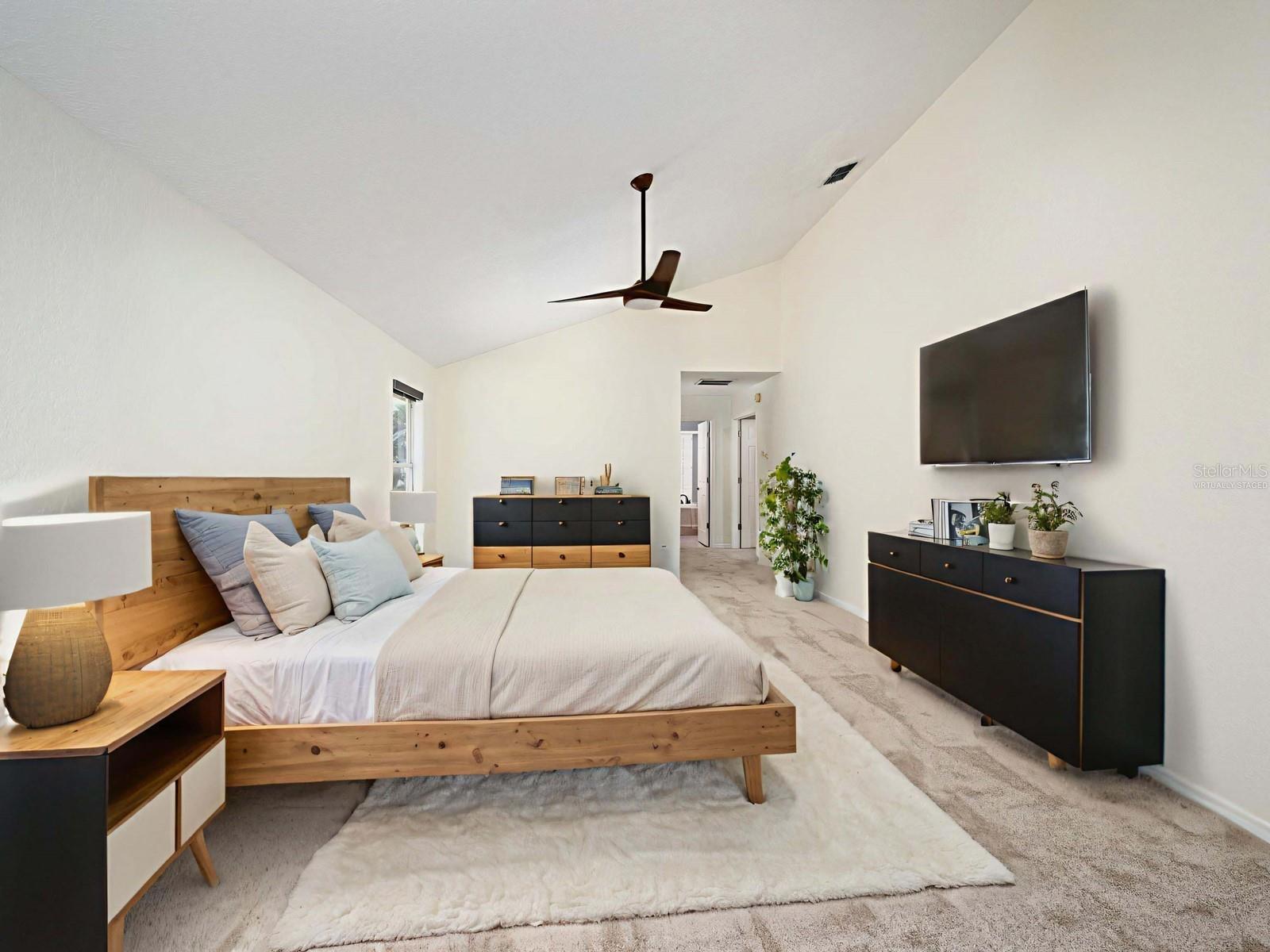 Image 29 of 100 For 5947 Bayview Circle S