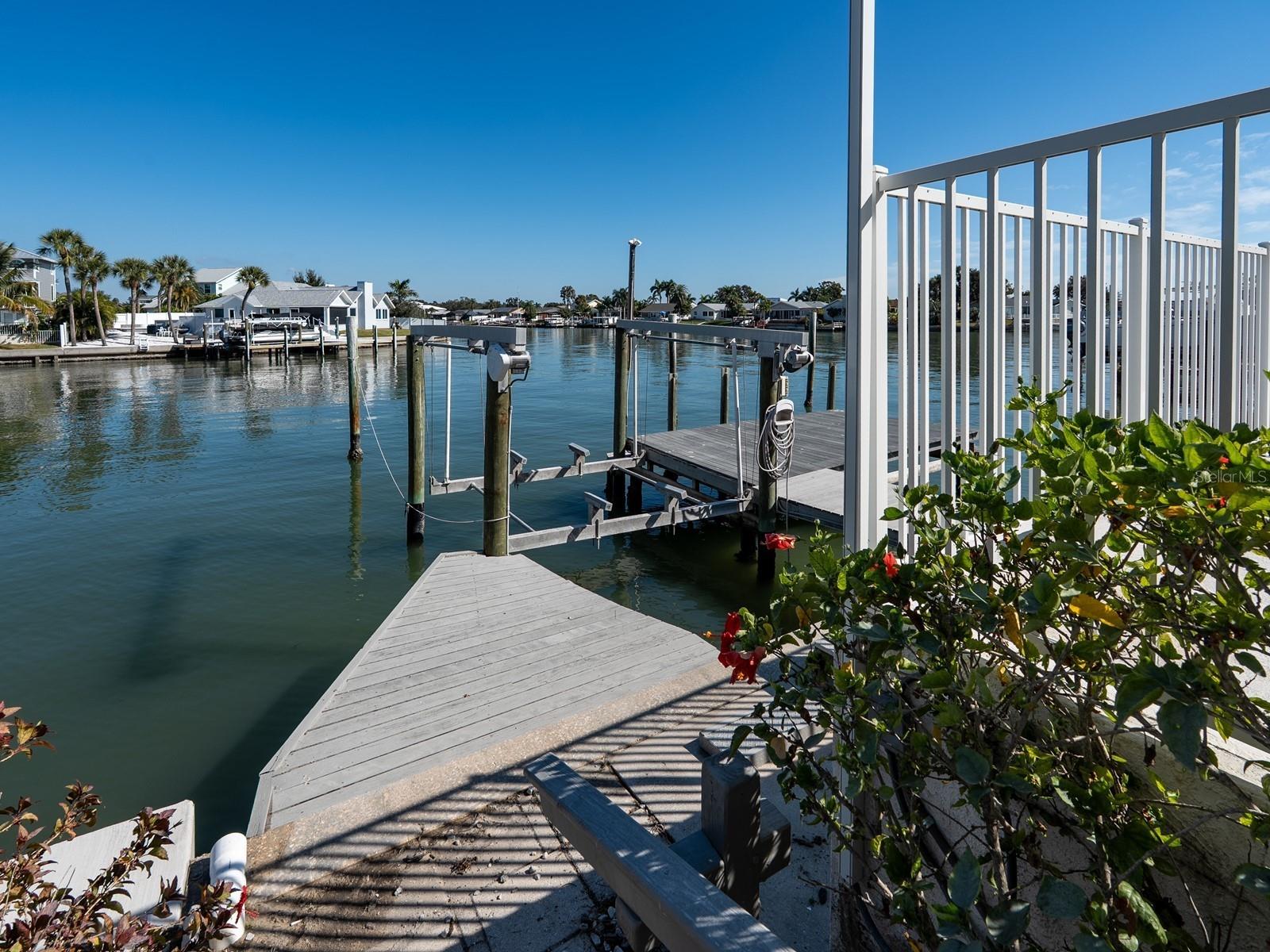 Image 43 of 100 For 5947 Bayview Circle S