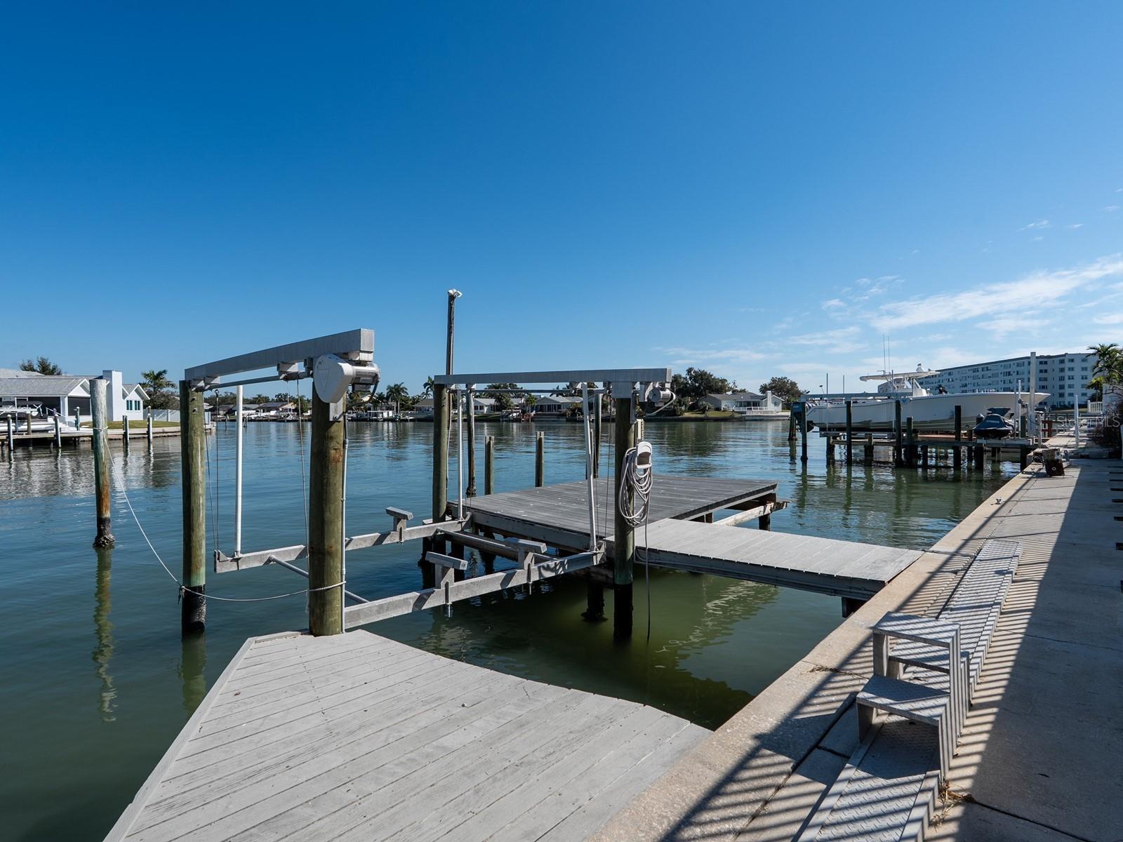 Image 44 of 100 For 5947 Bayview Circle S