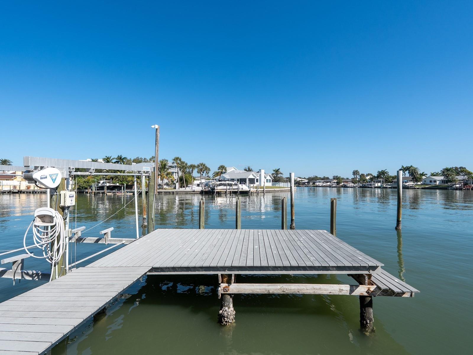 Image 46 of 100 For 5947 Bayview Circle S