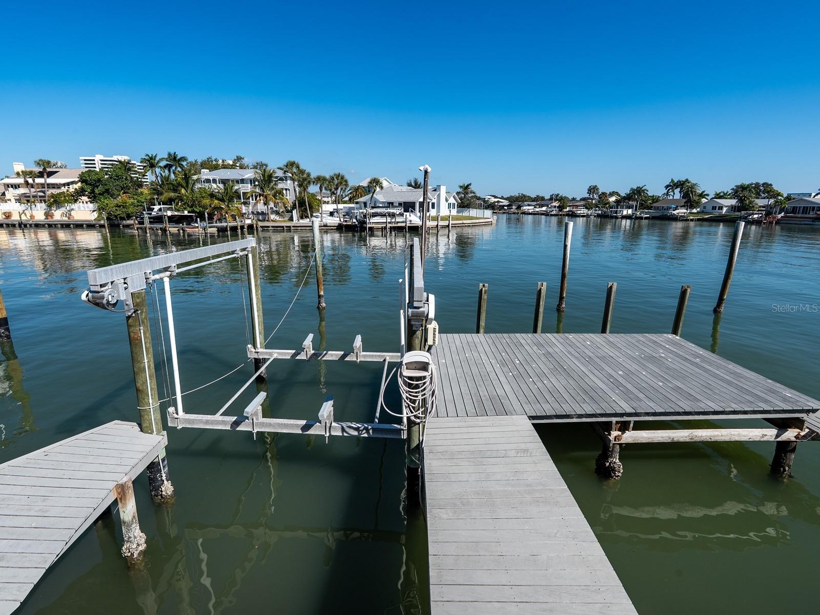 Image 47 of 100 For 5947 Bayview Circle S