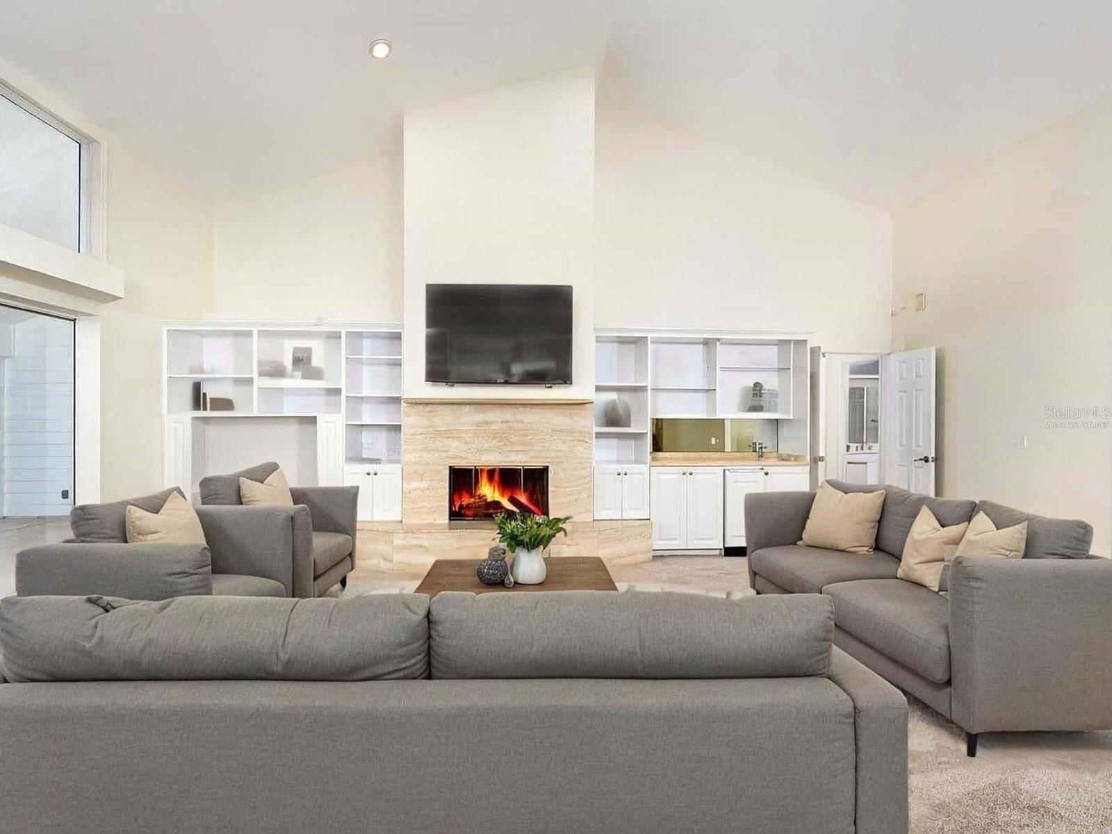 Image 5 of 100 For 5947 Bayview Circle S