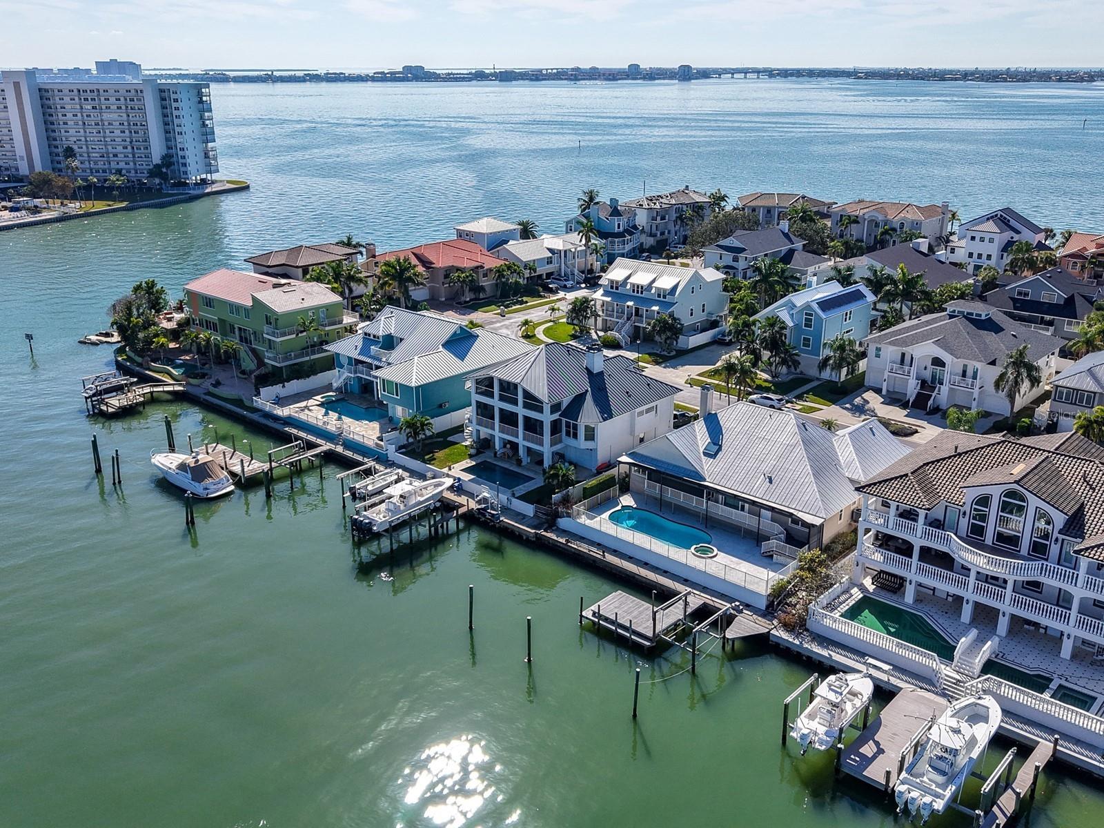 Image 52 of 100 For 5947 Bayview Circle S