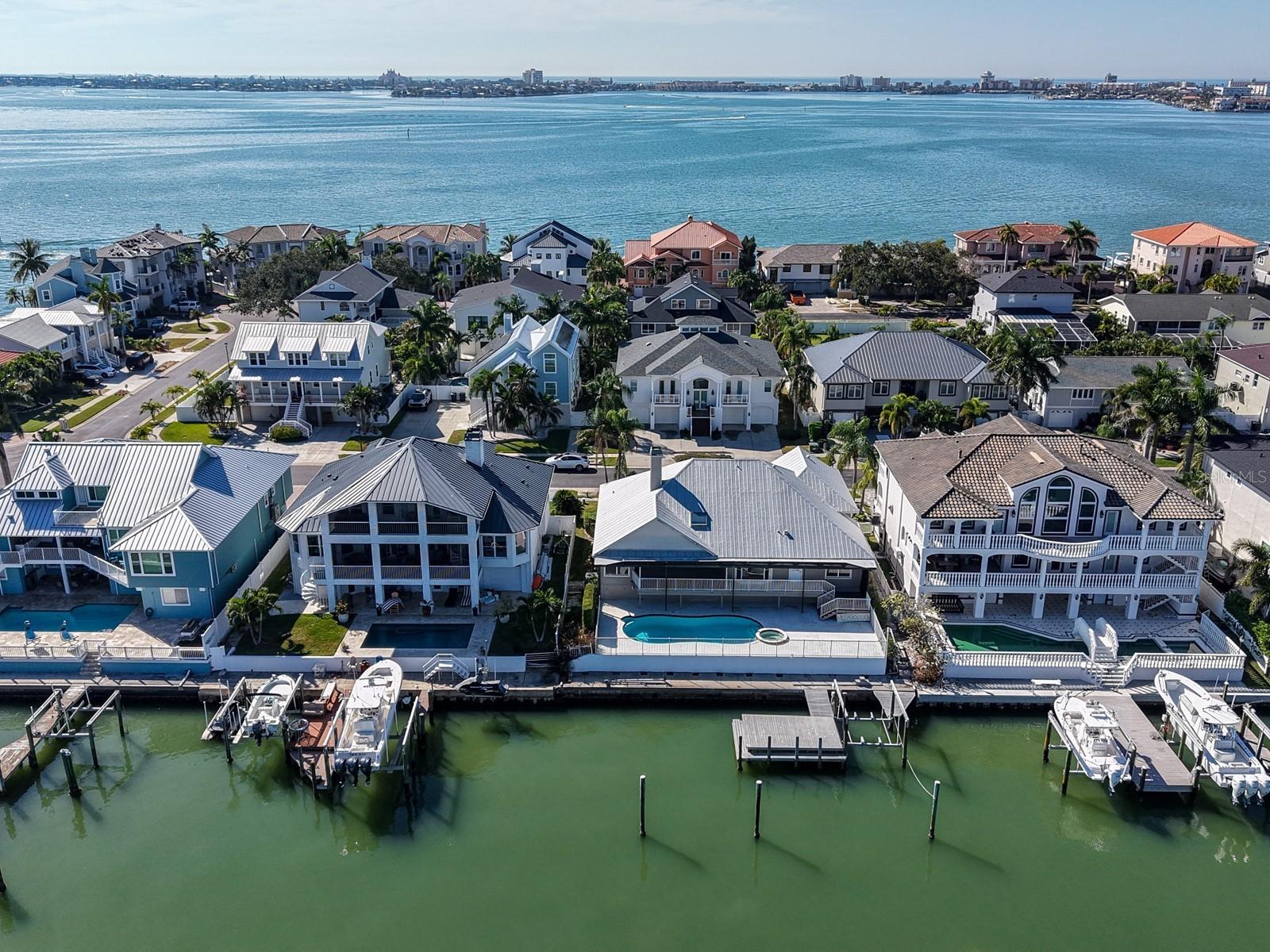 Image 61 of 100 For 5947 Bayview Circle S