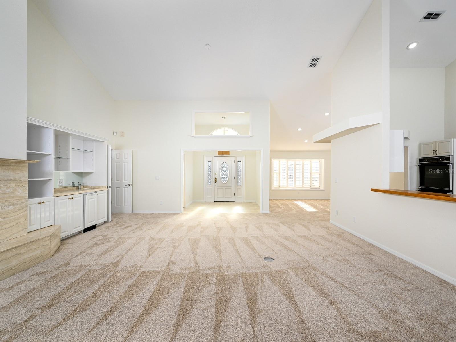 Image 7 of 100 For 5947 Bayview Circle S