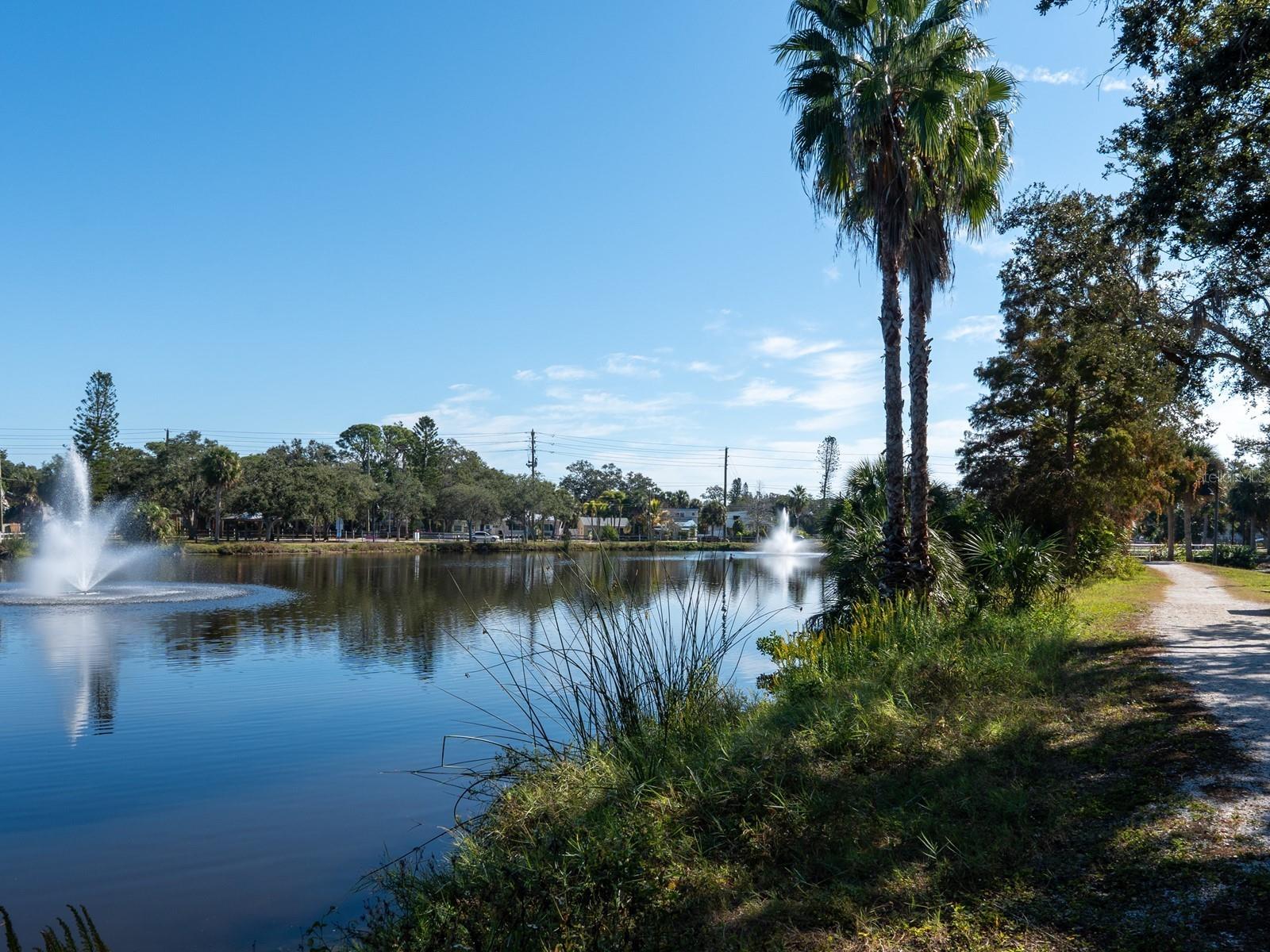 Image 82 of 100 For 5947 Bayview Circle S