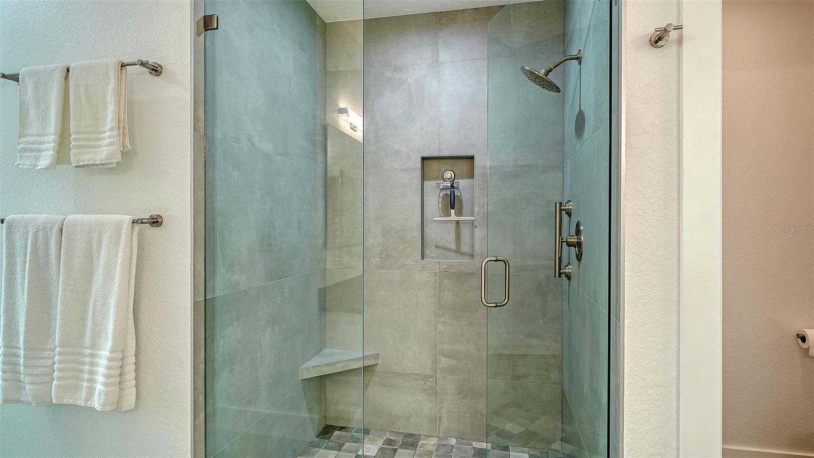 Image 25 of 51 For 166 Golden Gate Point 22