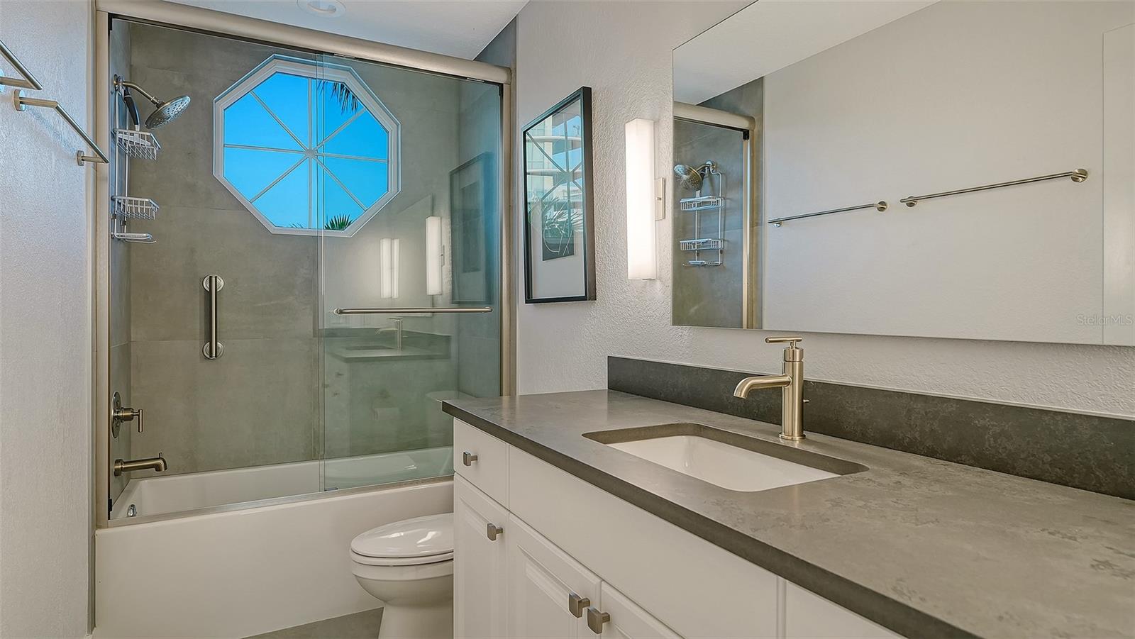 Image 28 of 51 For 166 Golden Gate Point 22