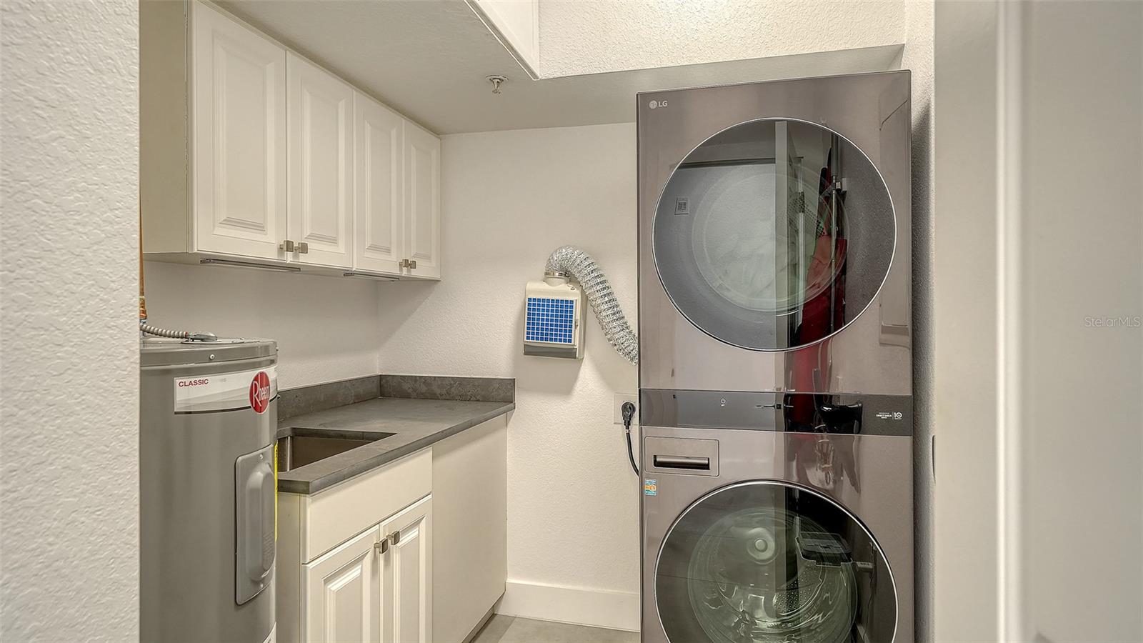 Image 35 of 51 For 166 Golden Gate Point 22