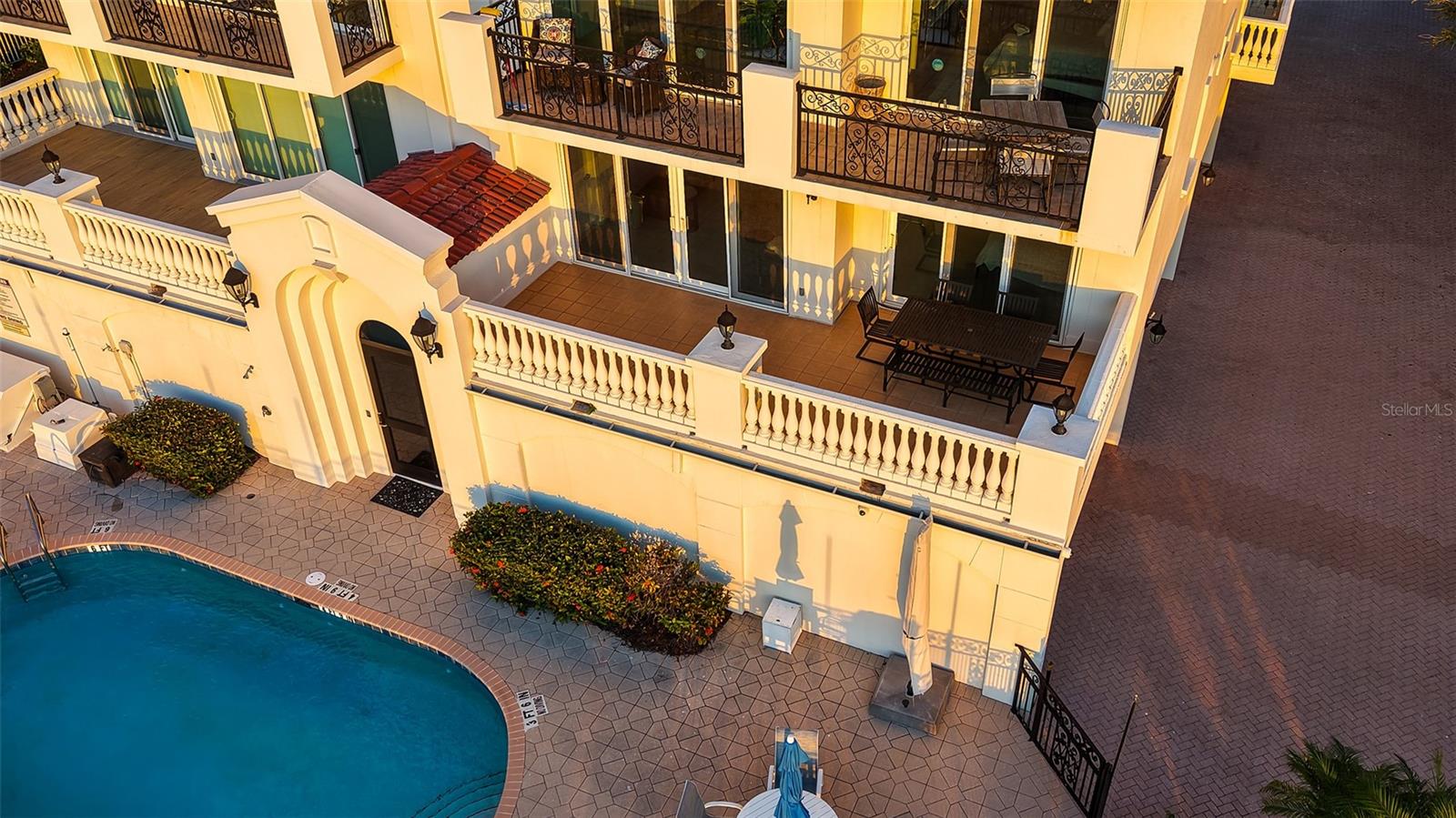 Image 6 of 51 For 166 Golden Gate Point 22