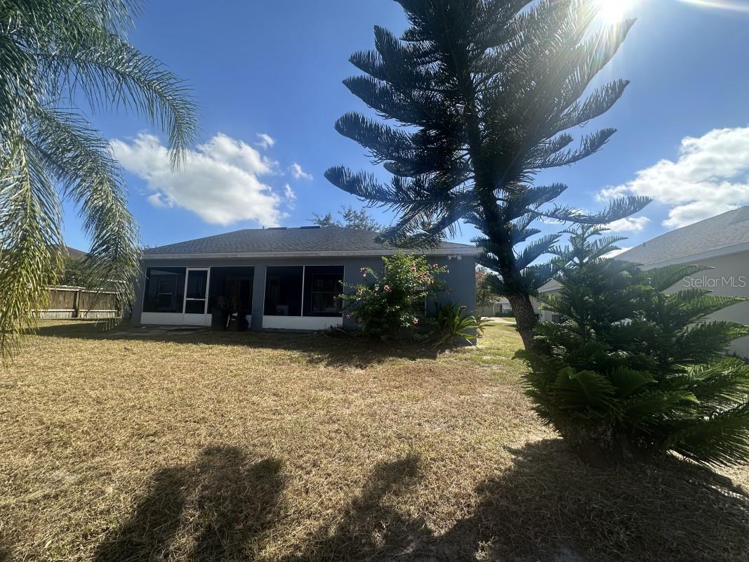 Image 21 of 24 For 419 Majestic Gardens Boulevard