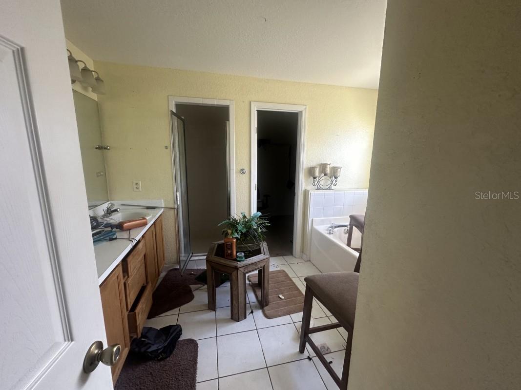 Image 6 of 24 For 419 Majestic Gardens Boulevard