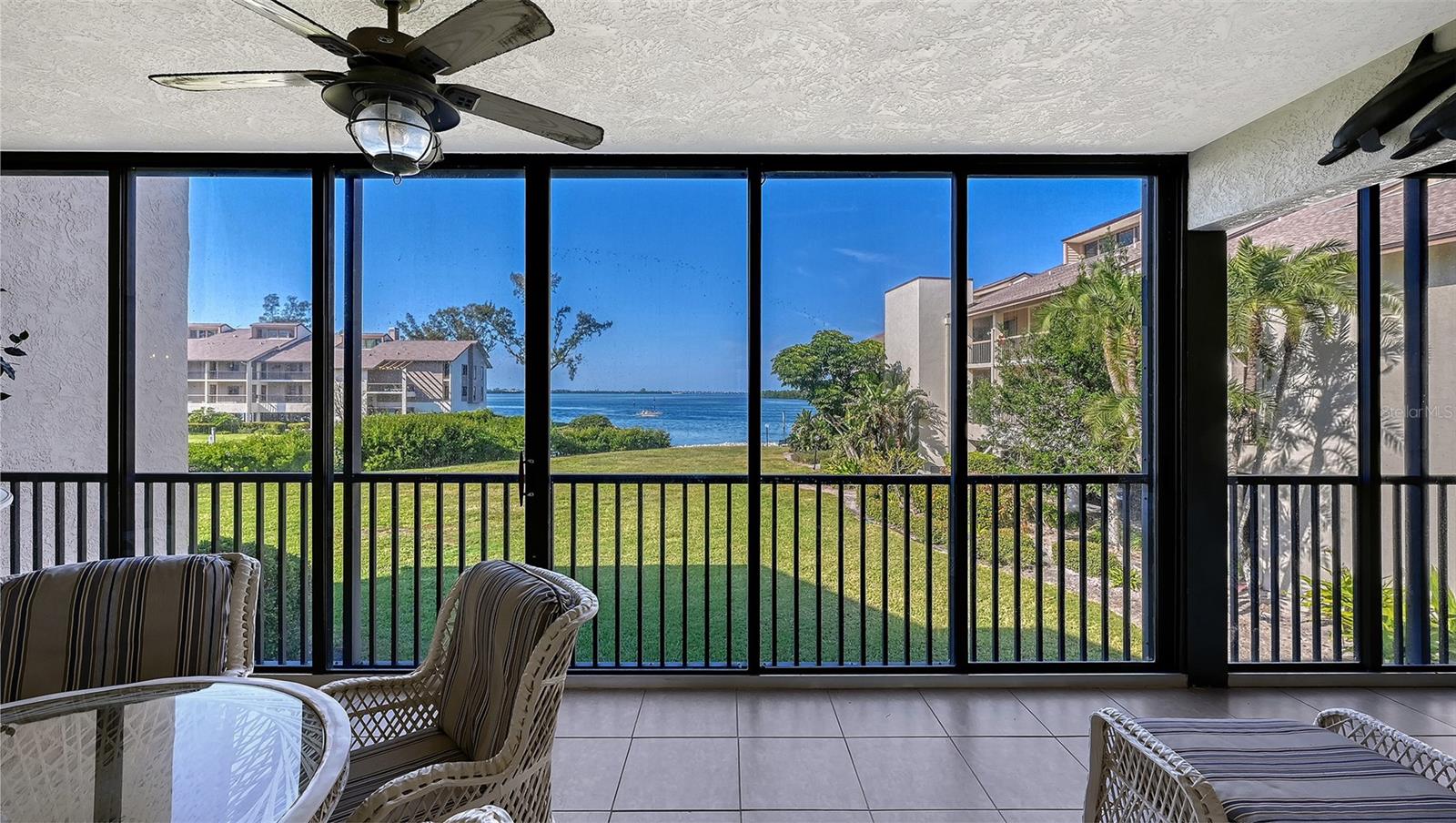 Image 23 of 59 For 3850 Mariners Walk 714