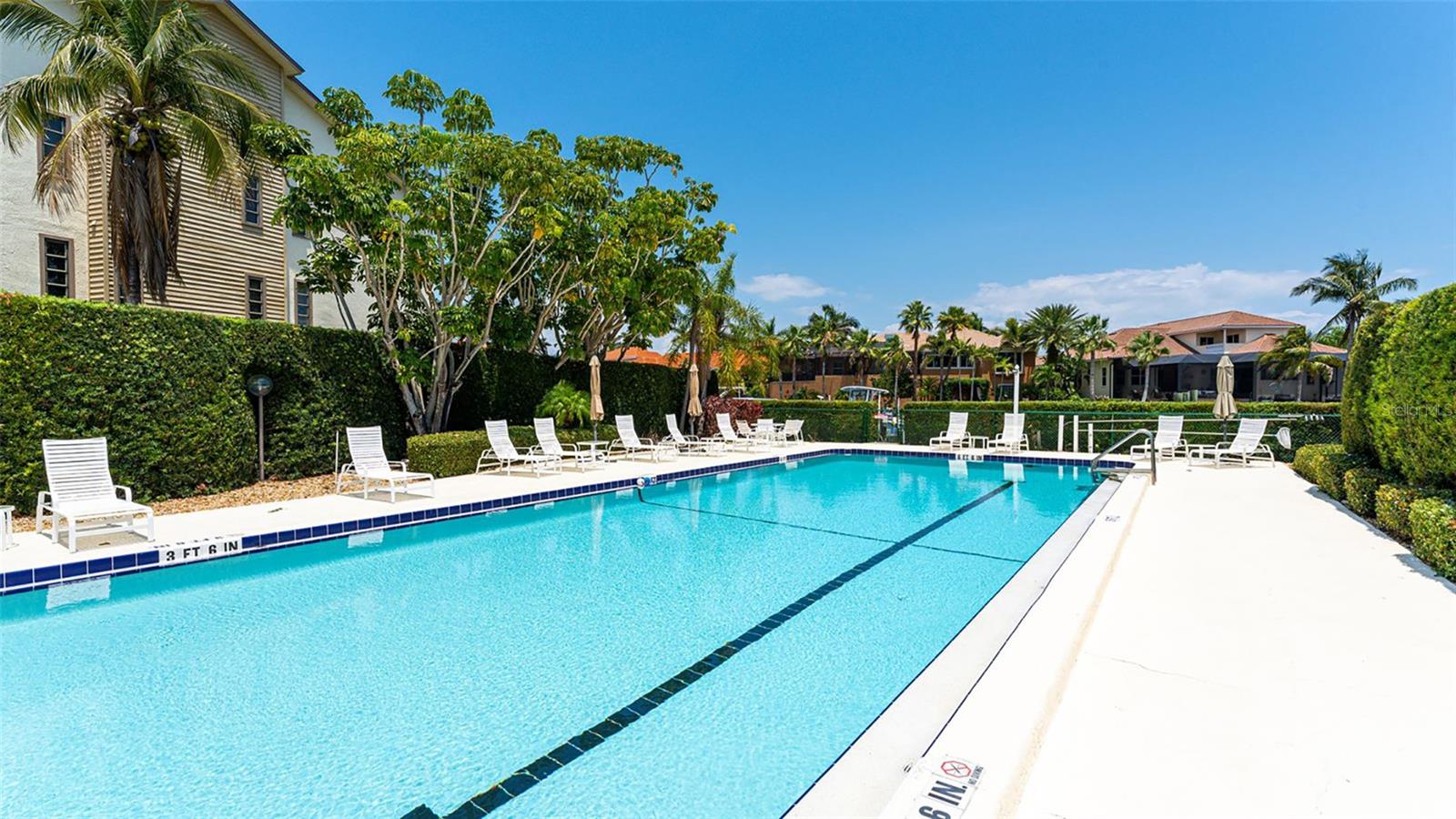 Image 35 of 59 For 3850 Mariners Walk 714