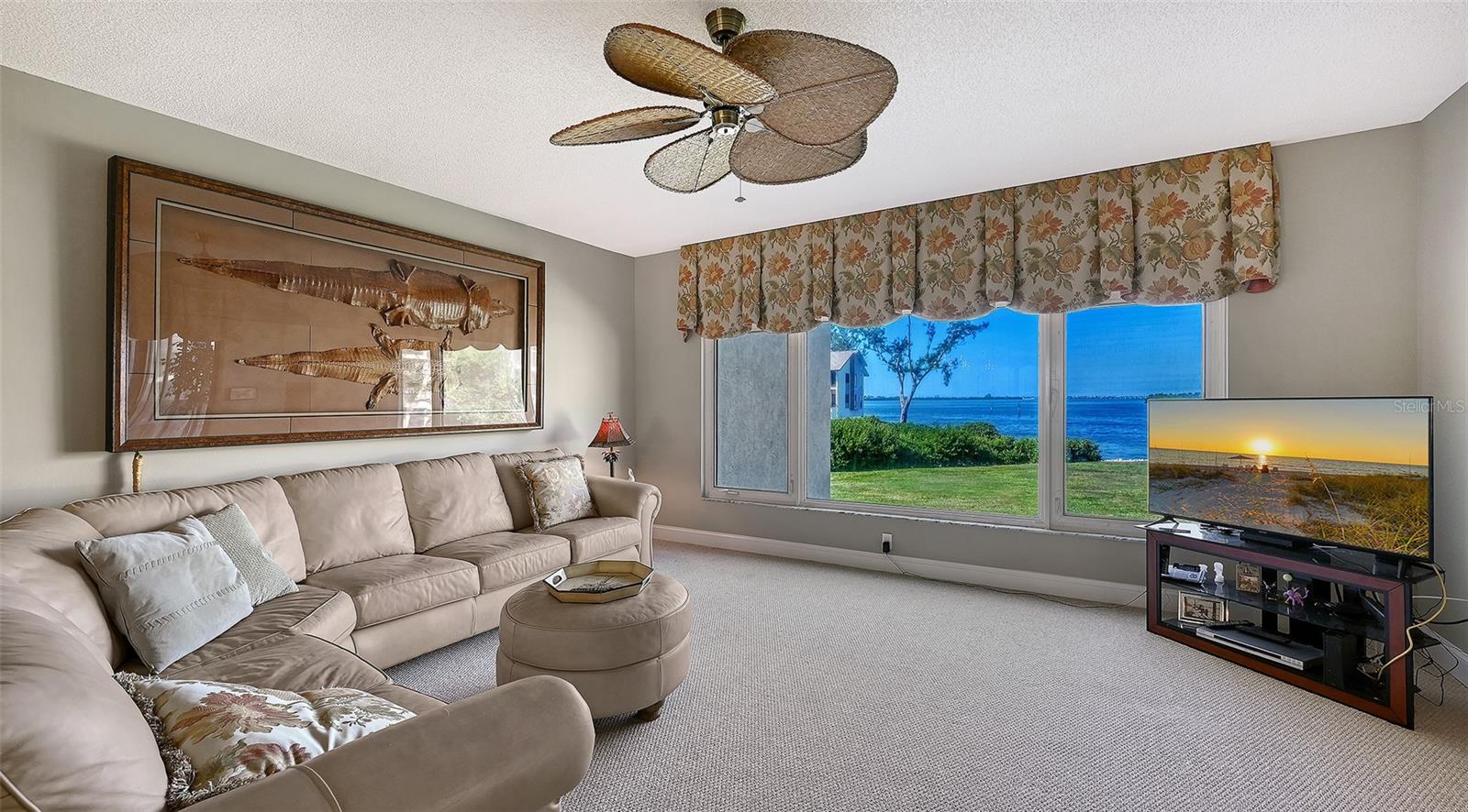 Image 6 of 59 For 3850 Mariners Walk 714