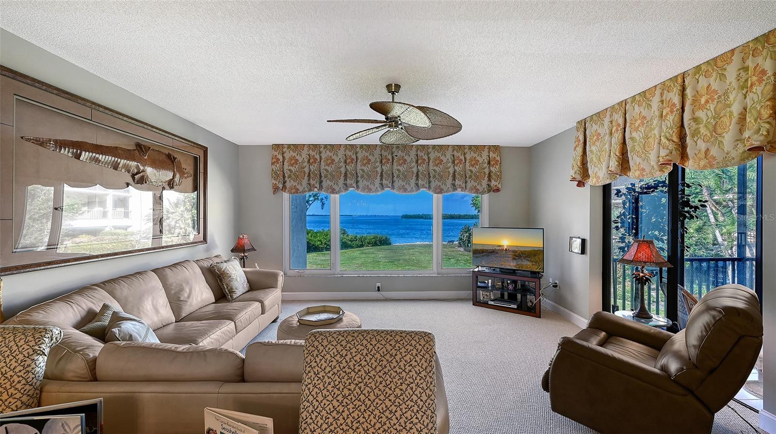 Image 8 of 59 For 3850 Mariners Walk 714