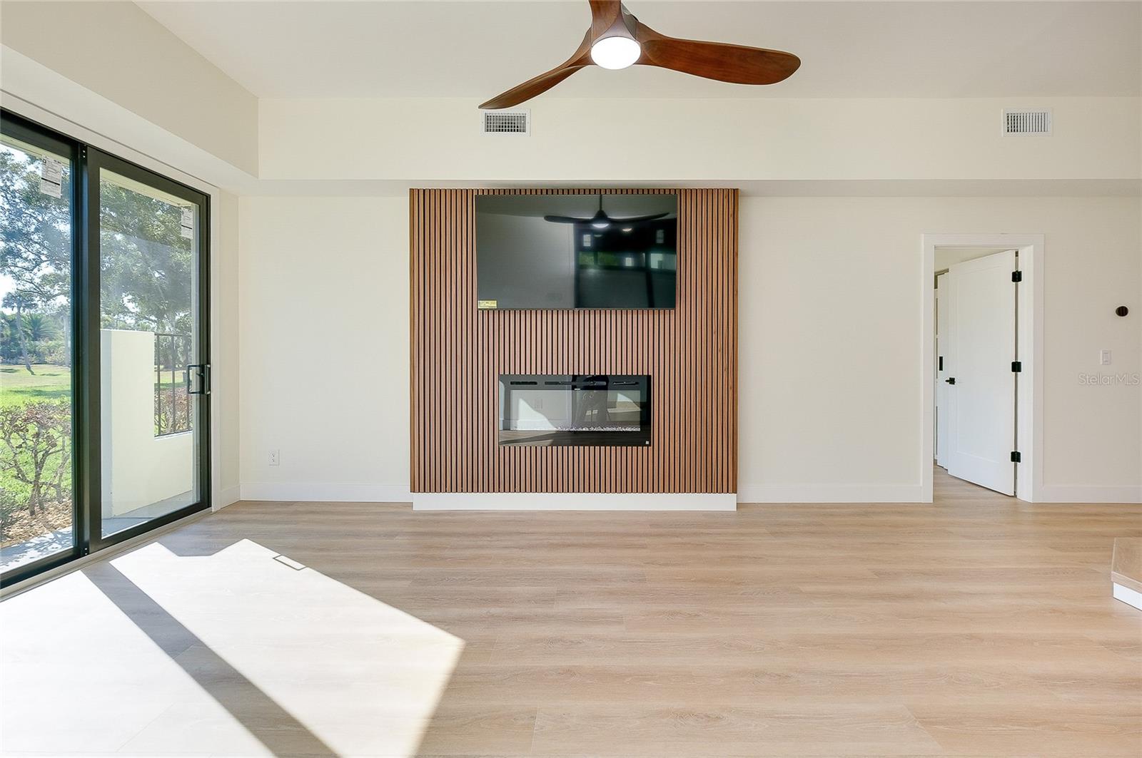 Image 12 of 78 For 2221 Meadowlake Court A3