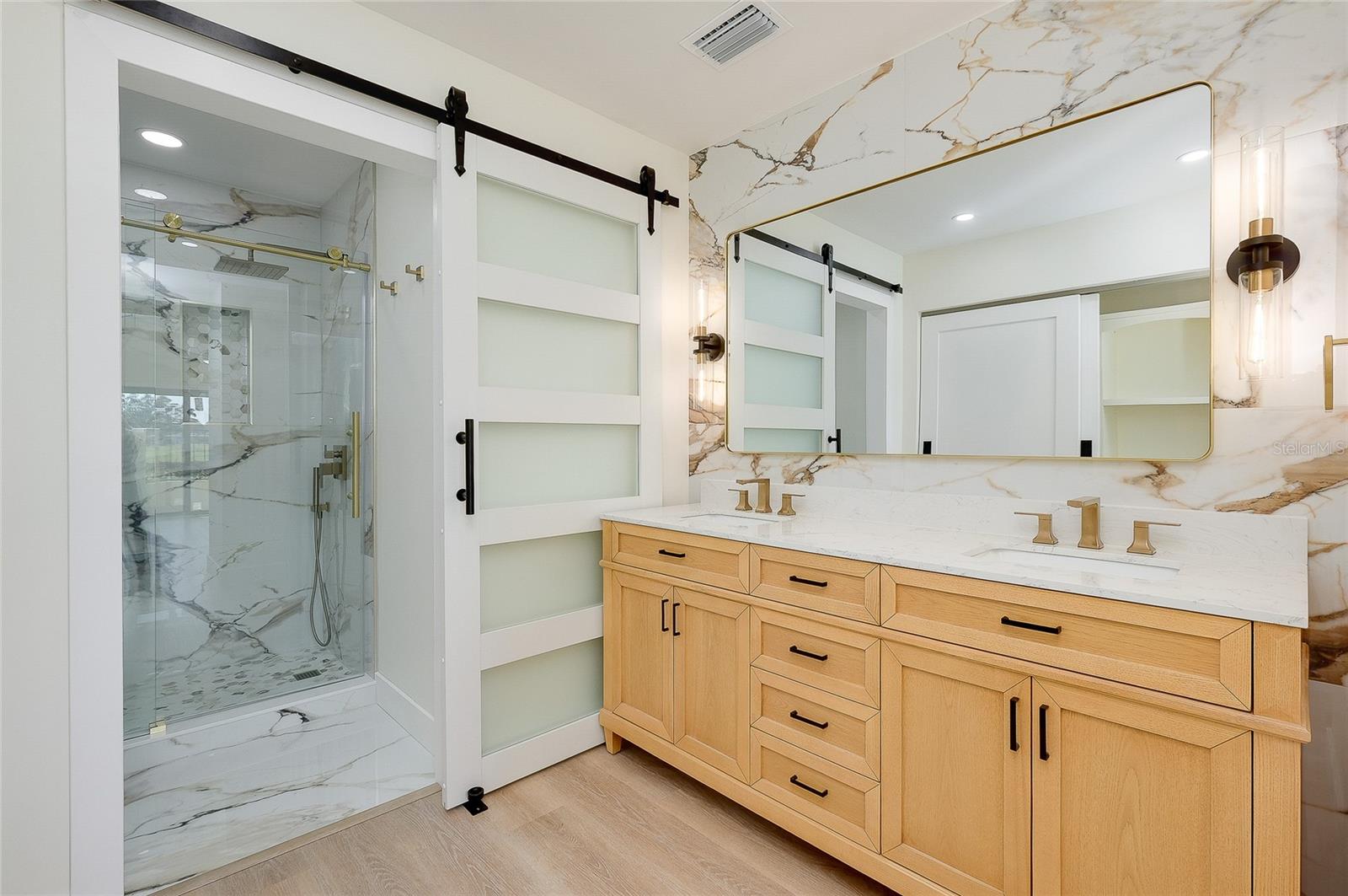 Image 18 of 78 For 2221 Meadowlake Court A3