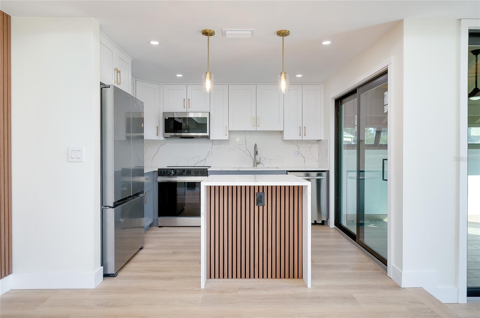 Image 5 of 78 For 2221 Meadowlake Court A3