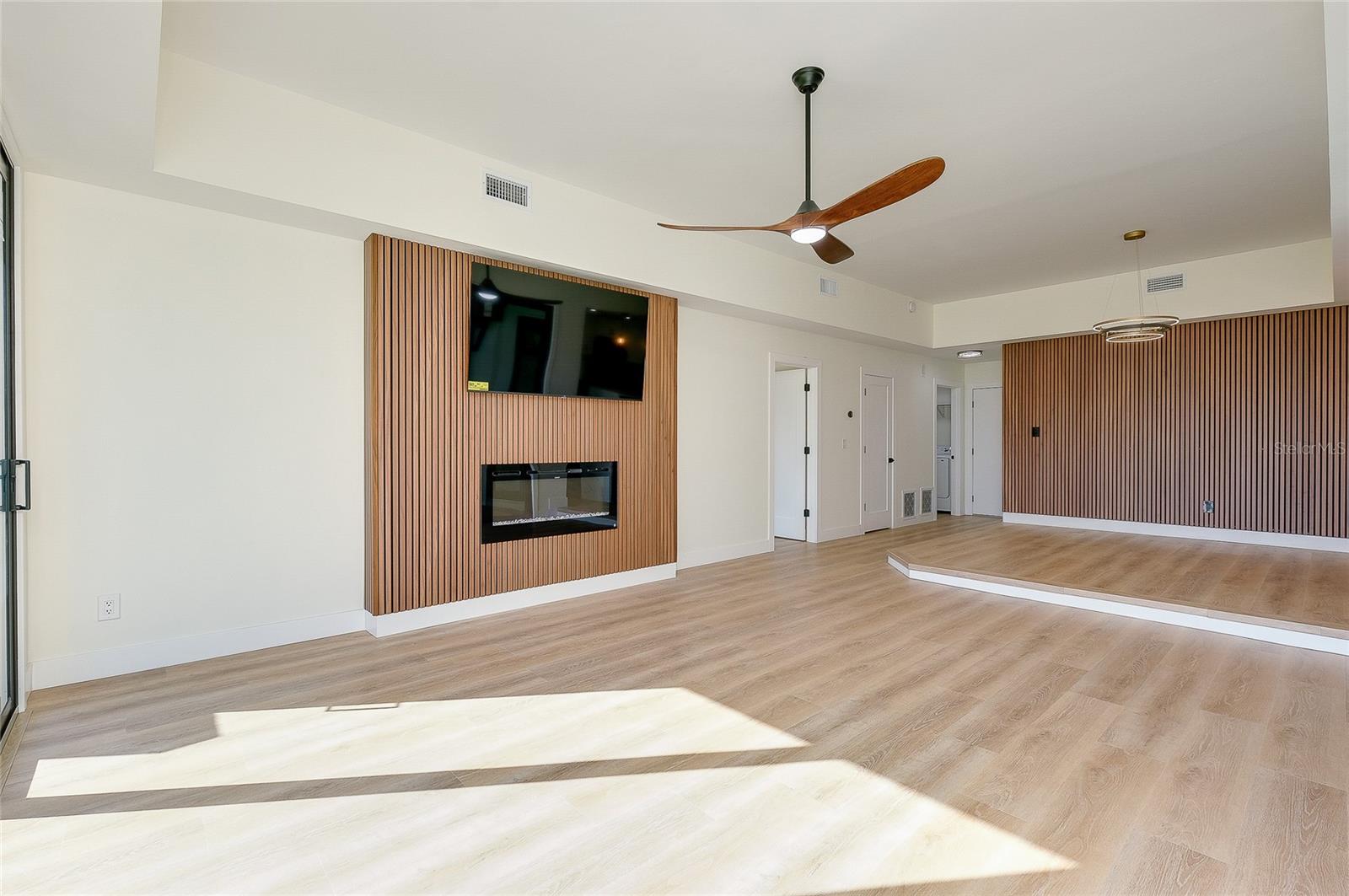 Image 7 of 78 For 2221 Meadowlake Court A3