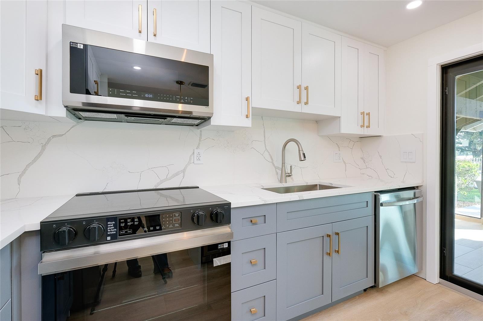 Image 9 of 78 For 2221 Meadowlake Court A3