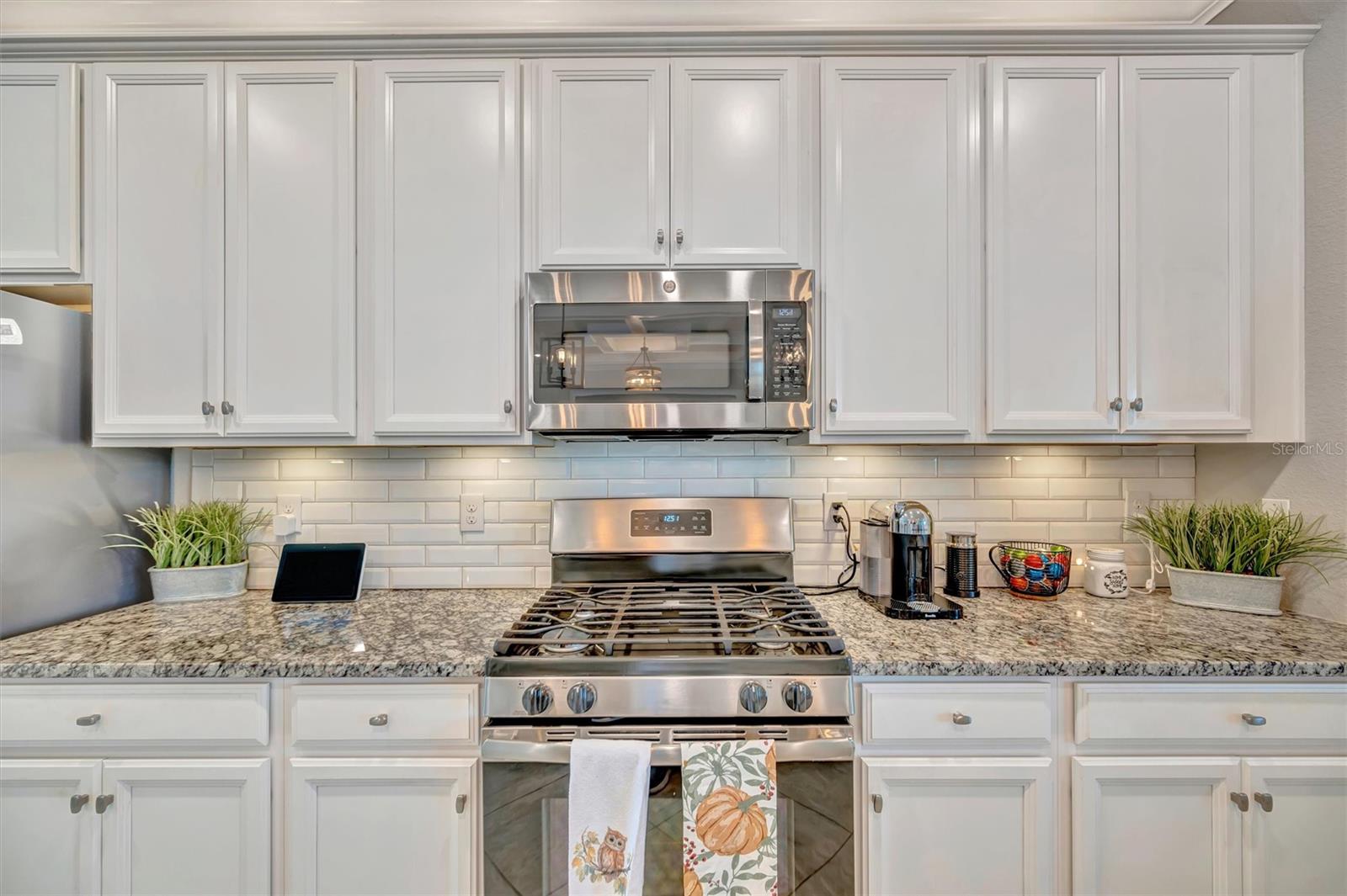 Image 13 of 92 For 17637 Gawthrop Drive 102