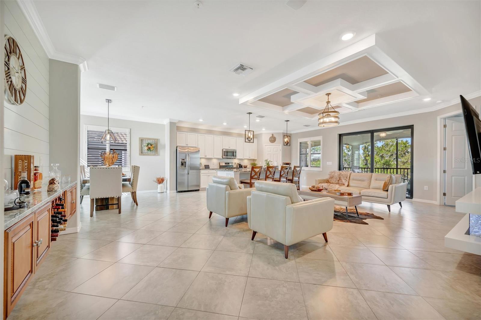 Image 18 of 92 For 17637 Gawthrop Drive 102