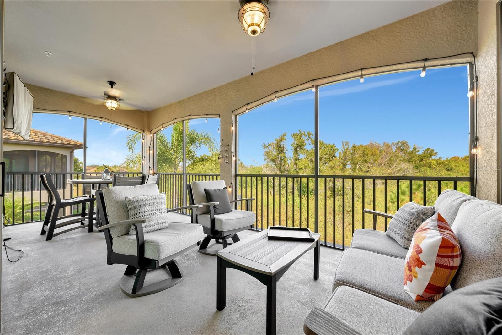 Image 20 of 92 For 17637 Gawthrop Drive 102