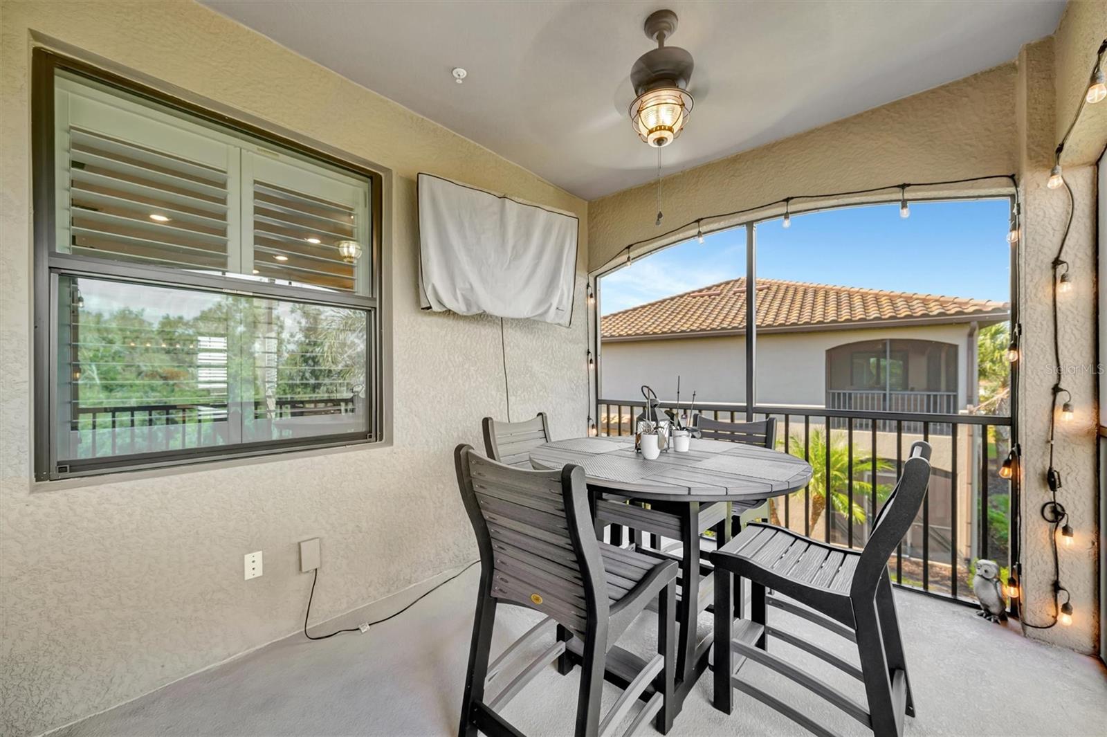 Image 50 of 92 For 17637 Gawthrop Drive 102