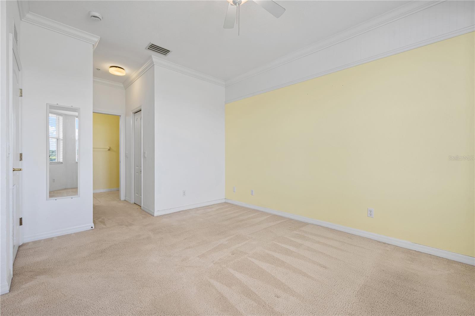 Image 23 of 56 For 915 Fairwaycove Lane 204