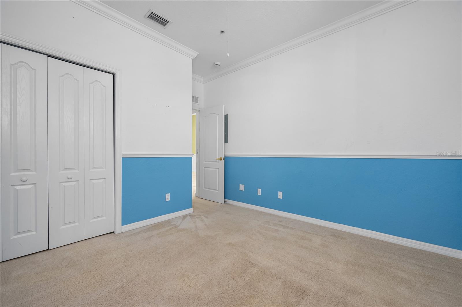 Image 28 of 56 For 915 Fairwaycove Lane 204