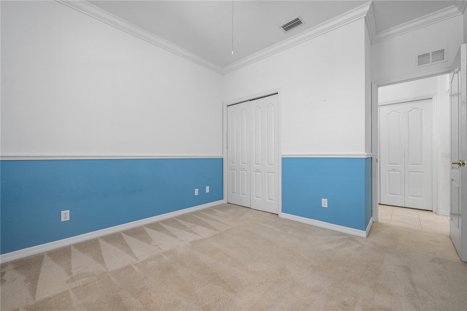 Image 29 of 56 For 915 Fairwaycove Lane 204