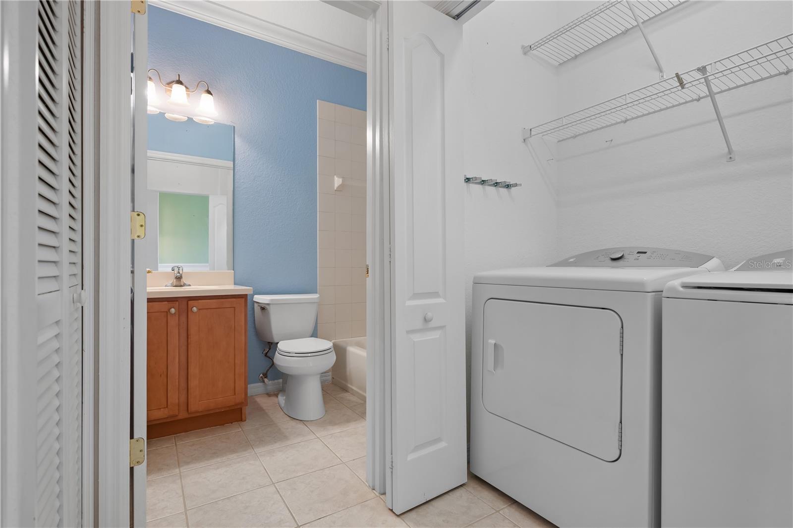 Image 30 of 56 For 915 Fairwaycove Lane 204