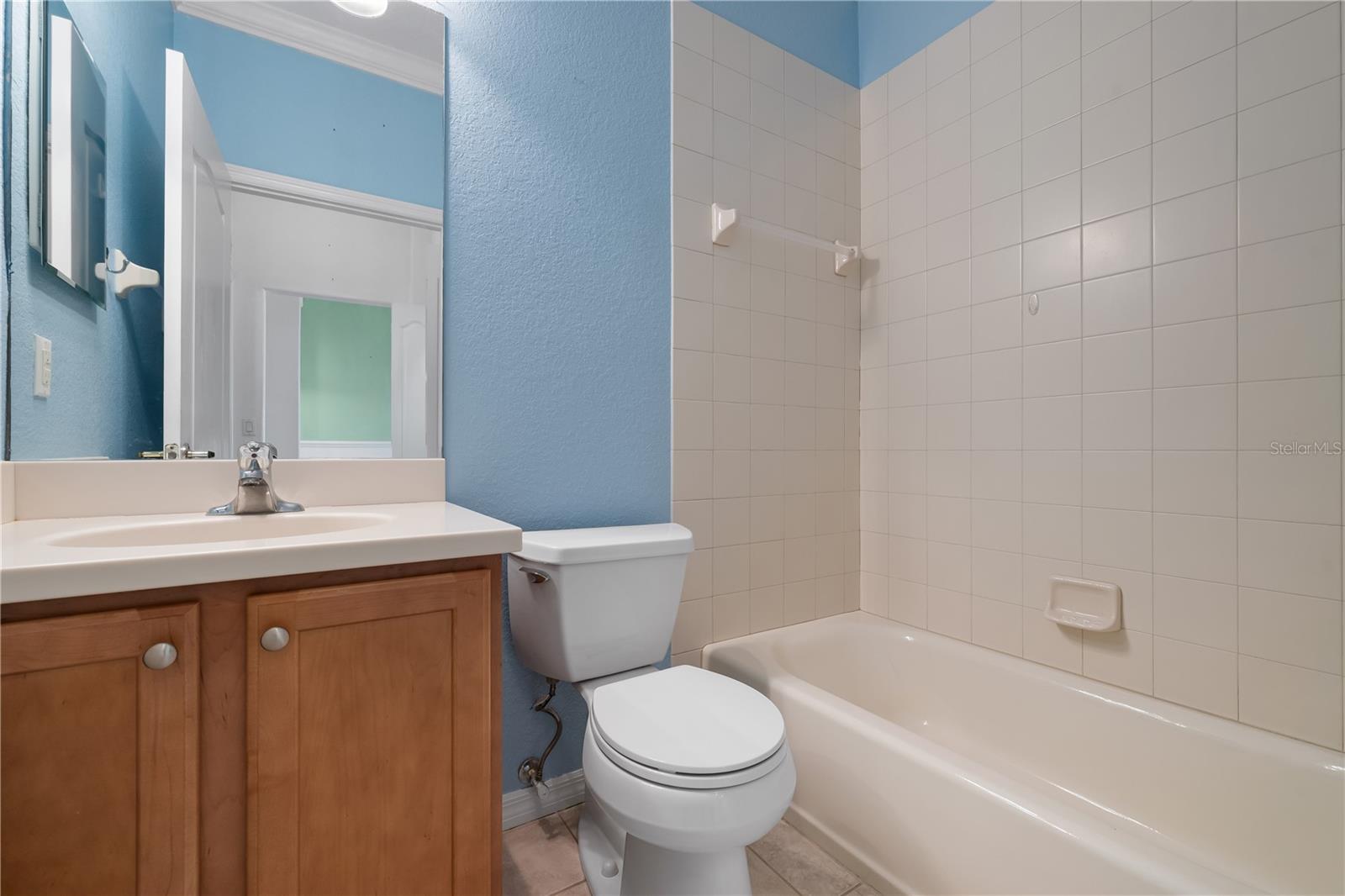 Image 31 of 56 For 915 Fairwaycove Lane 204