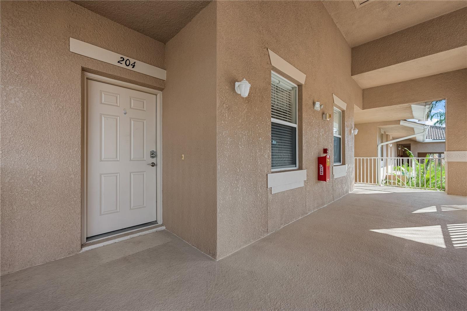 Image 35 of 56 For 915 Fairwaycove Lane 204