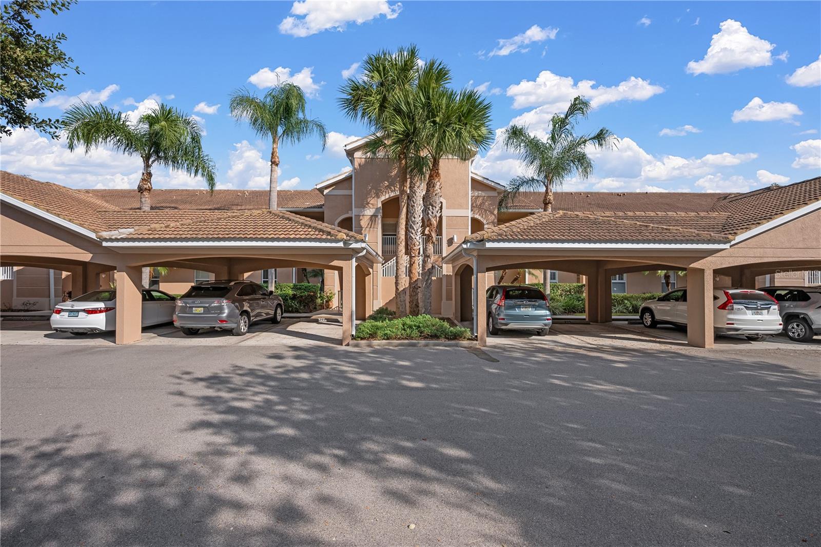 Image 36 of 56 For 915 Fairwaycove Lane 204