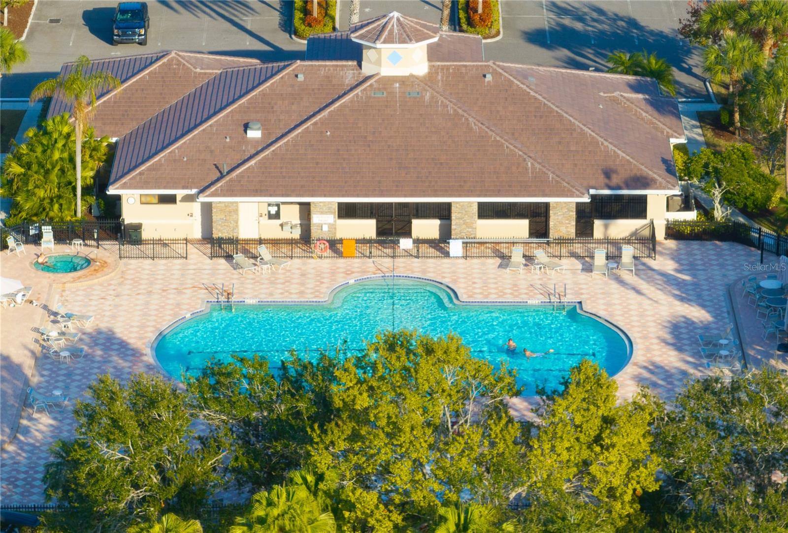 Image 50 of 56 For 915 Fairwaycove Lane 204