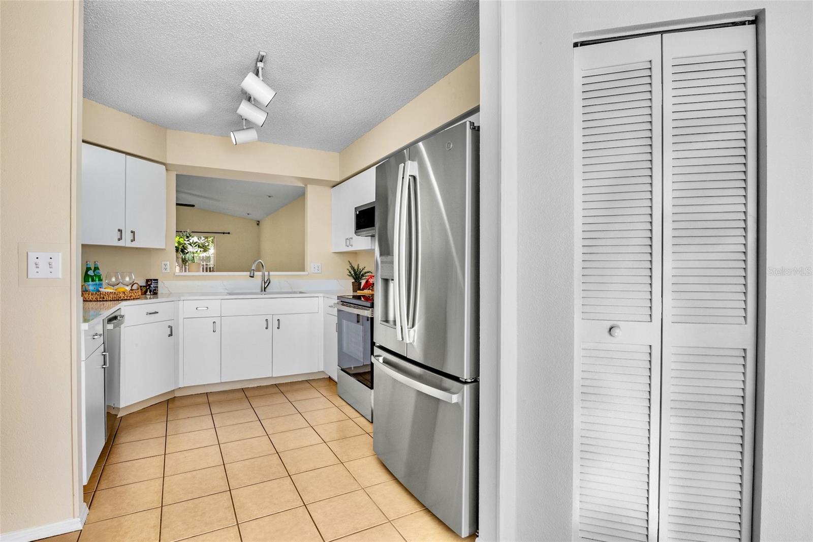 Image 6 of 27 For 6216 40th Avenue W