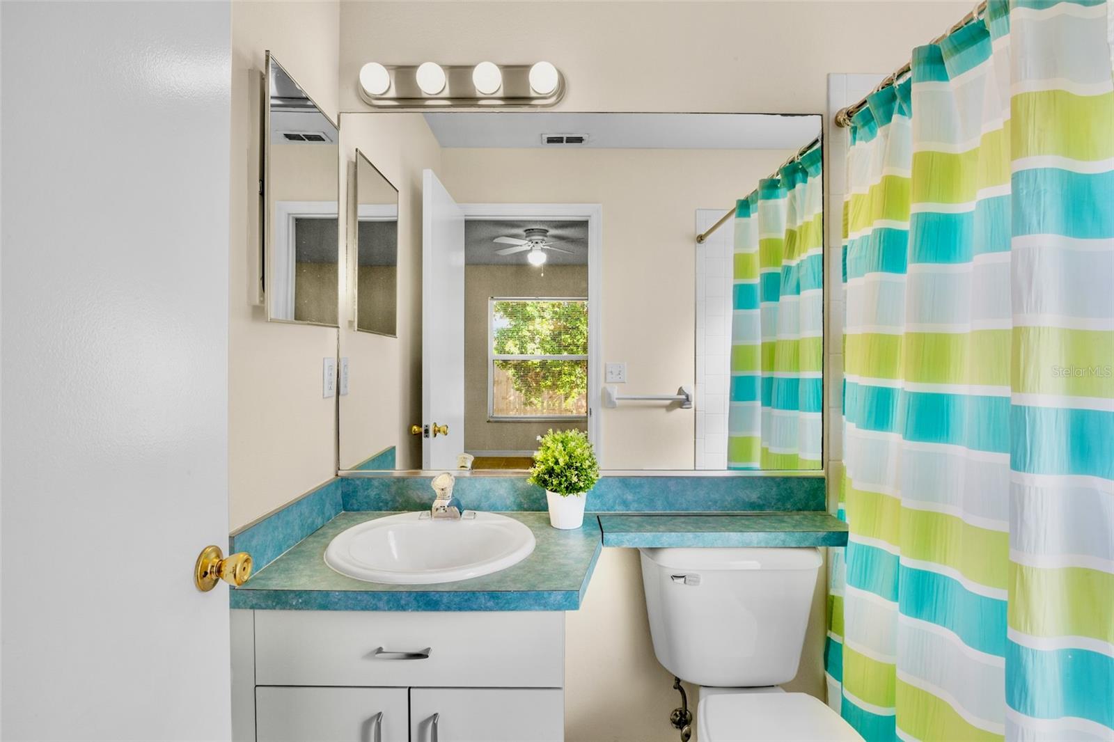 Image 9 of 27 For 6216 40th Avenue W