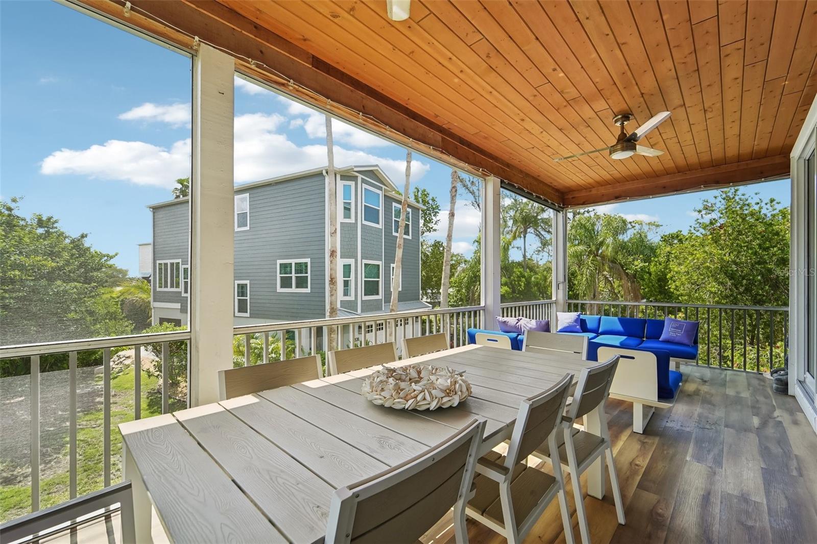 Image 22 of 61 For 6330 Laguna Drive